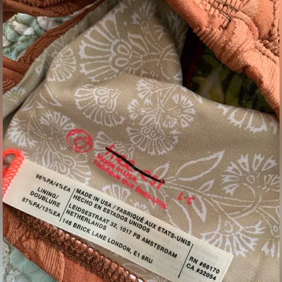 Free People FP Beach Farrah Crop Bikini Top, NWOT , size Large - Picture 2 of 3